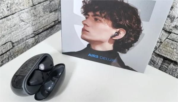 「ザ・軽やか」しっかり性能5,000円台イヤホン「SOUNDPEATS Air3 Deluxe」レビュー